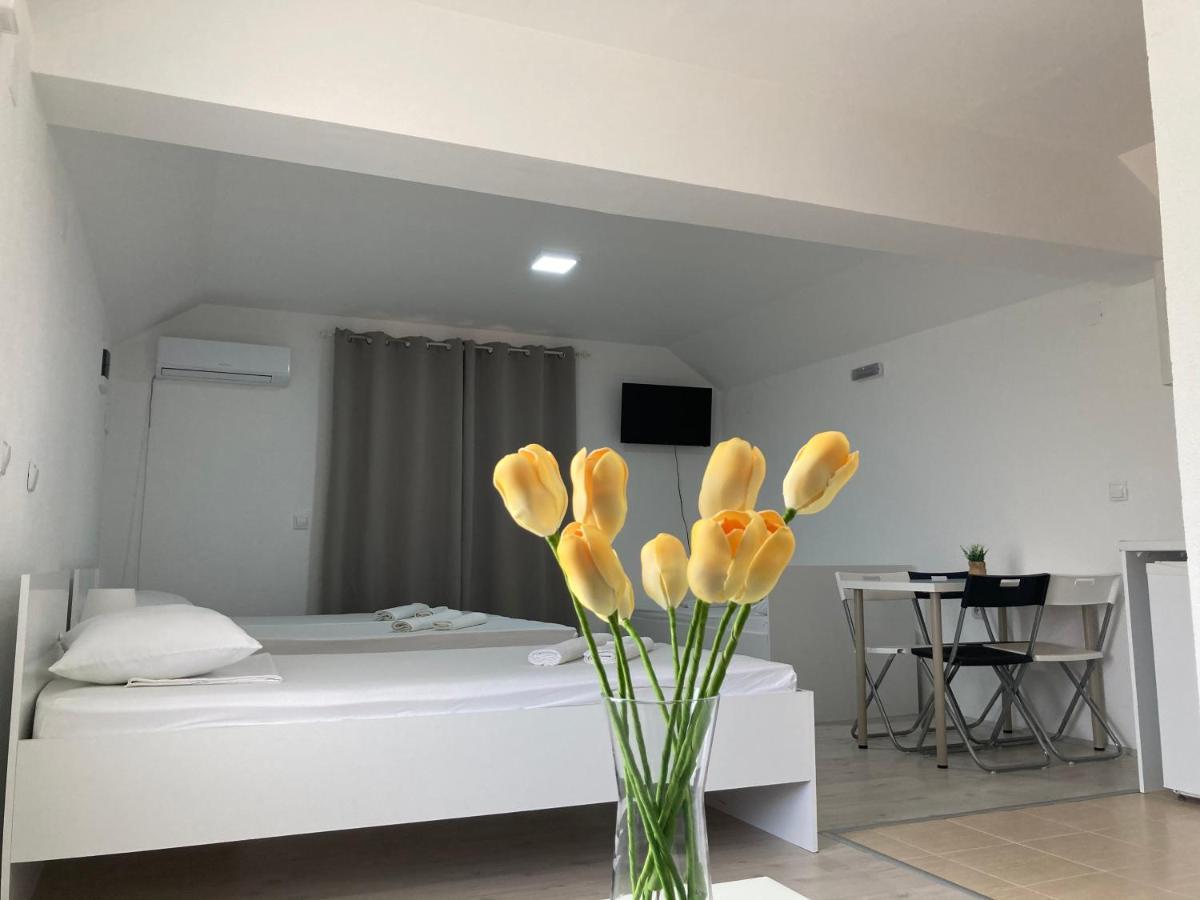 Tiki Apartments Гевгели Екстериор снимка