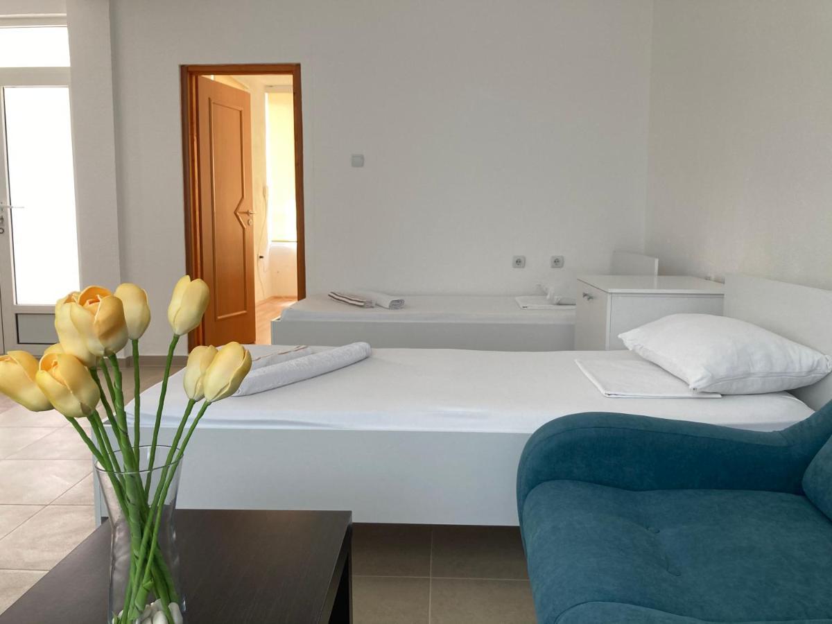 Tiki Apartments Гевгели Екстериор снимка