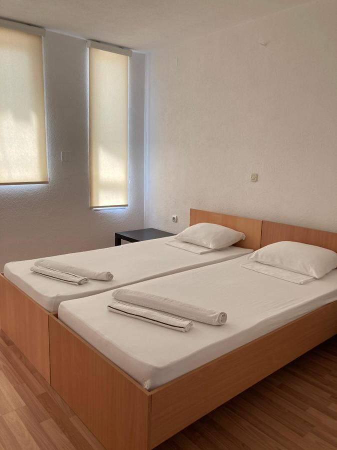 Tiki Apartments Гевгели Екстериор снимка