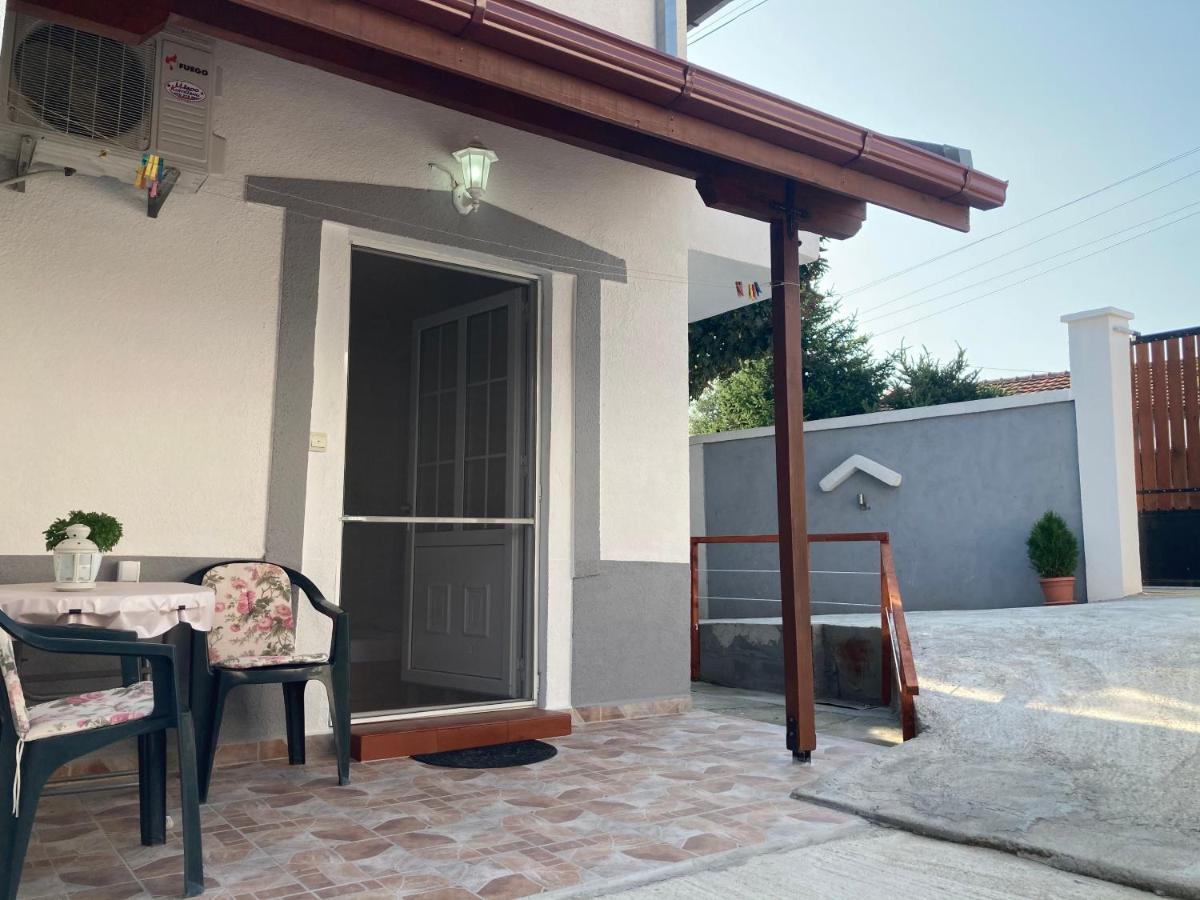 Tiki Apartments Гевгели Екстериор снимка