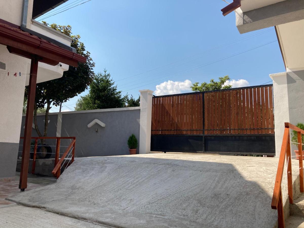 Tiki Apartments Гевгели Екстериор снимка
