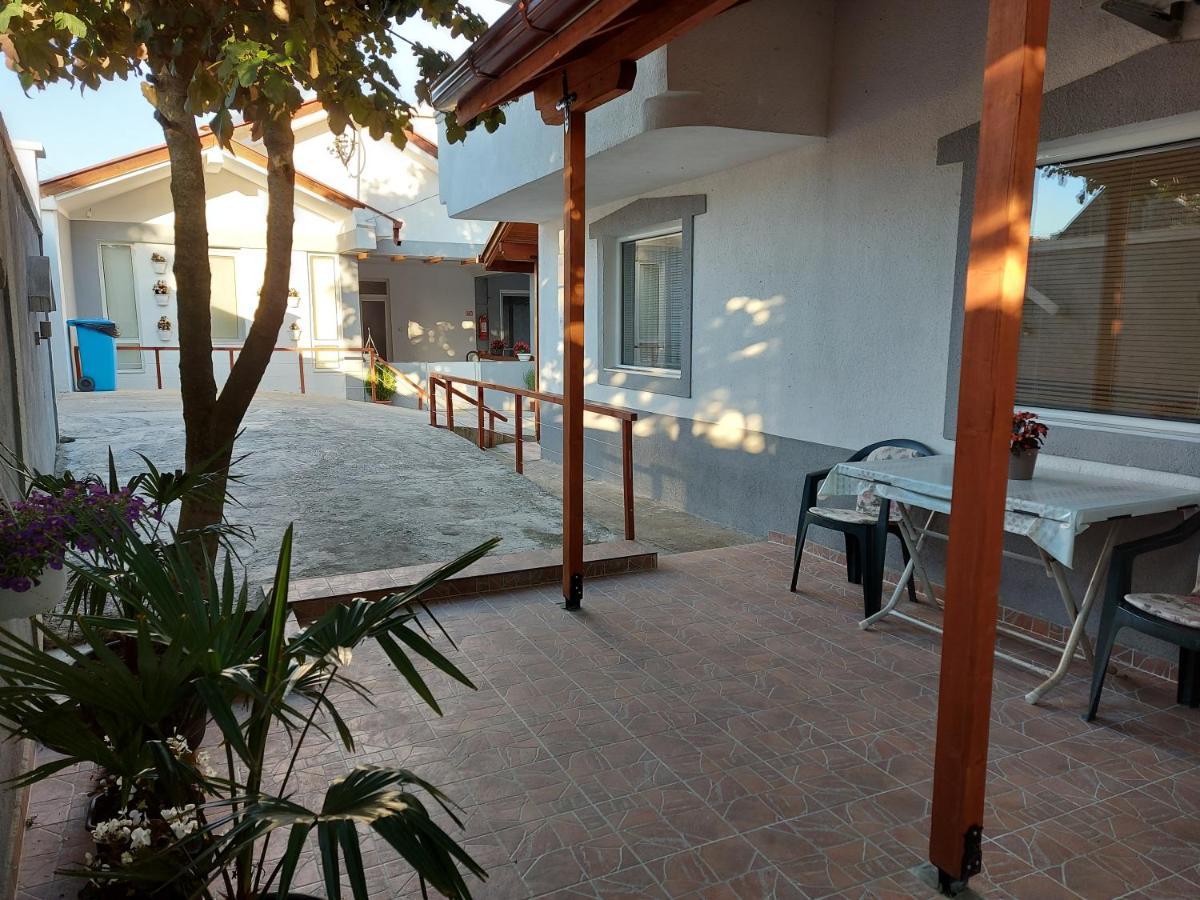 Tiki Apartments Гевгели Екстериор снимка