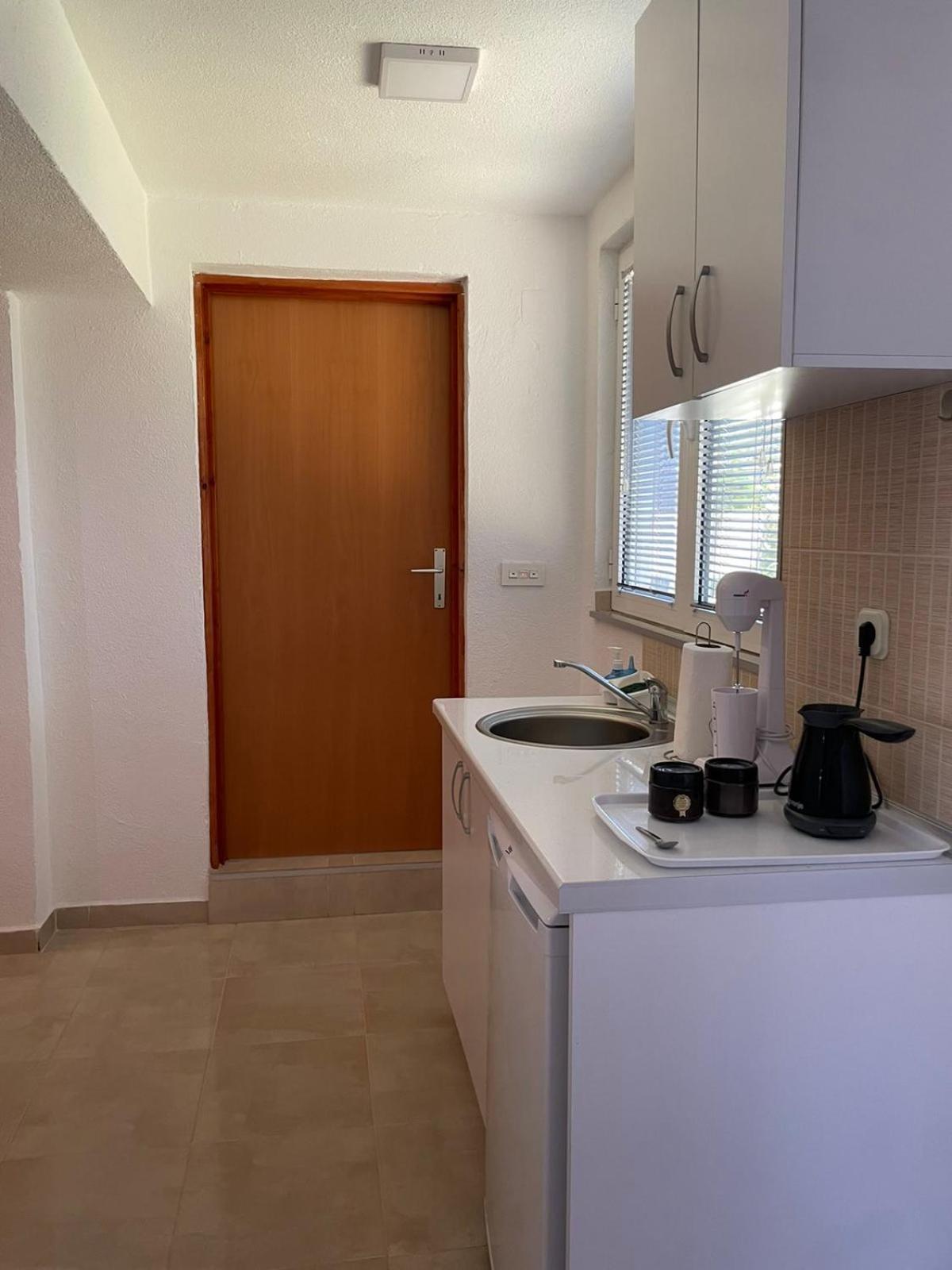 Tiki Apartments Гевгели Екстериор снимка