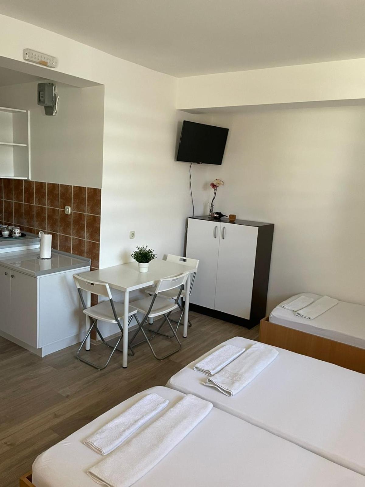 Tiki Apartments Гевгели Екстериор снимка