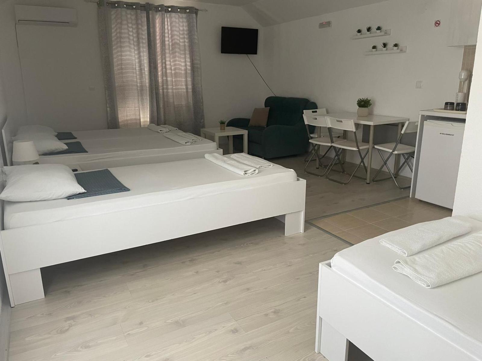Tiki Apartments Гевгели Екстериор снимка